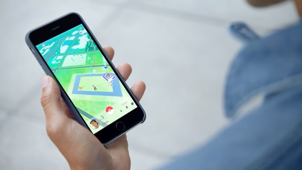 Giới trẻ đổ xô đi săn Pokemon Go