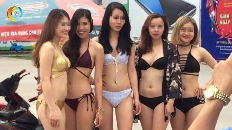 Chân dài mặc bikini ở siêu thị Trần Anh. Nguồn ảnh Internet.
