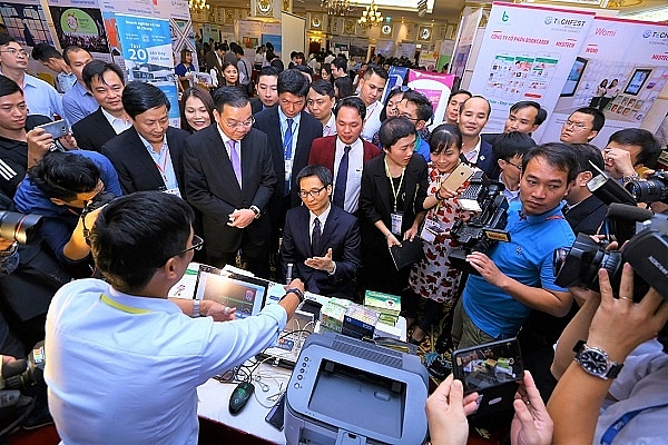 von chinh phu tu nhan thoi luong gio moi cho startup viet