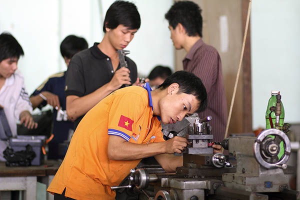 Hành lang pháp lý cho hệ sinh thái khởi nghiệp chưa được hoàn thiện, hiện tượng chảy máu đội ngũ nhân lực kỹ thuật IT và sự thiếu hụt đào tạo là những cản trở lớn đối với sự phát triển nói chung của startup Việt 