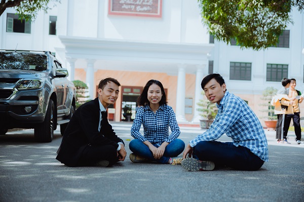 Các bạn trẻ của startup Tasa cho rằng dư lượng hóa chất từ phân bón thấm vào đất là một trong những nguyên nhân gây ra ung thư cho người bệnh tại Việt Nam. 
