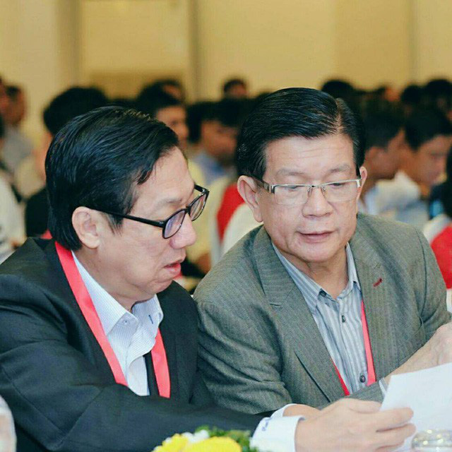 Chủ tịch tập đoàn KIDO Trần Kim Thành và Tổng giám đốc Bitas Đỗ Long trong chương trình giảng dạy quản trị cho các CEO. Nguồn: Group Quản trị khởi nghiệp.