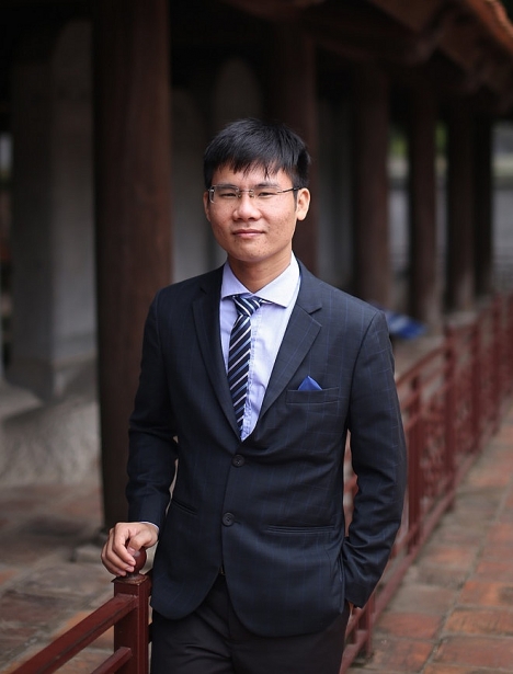 9x ke lai hanh trinh tu cau be ban keo thanh ceo trong tu truyen