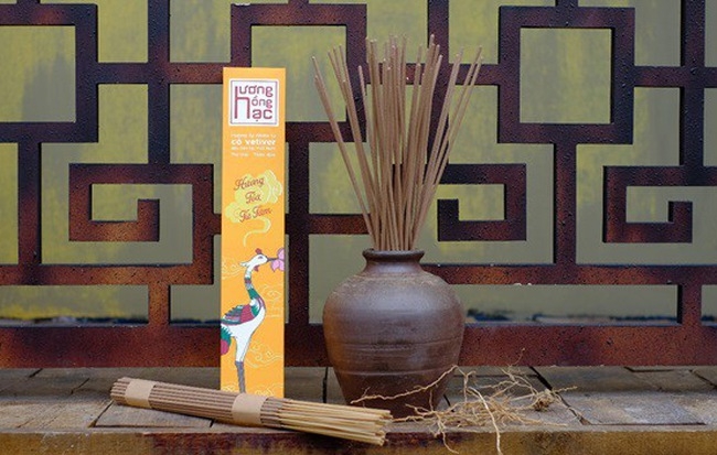 Khởi nghiệp từ cỏ thiêng Vetiver - Khi đôi chân rướm máu chông gai khoi nghiep tu co thieng vetiver khi doi chan ruom mau chong gai