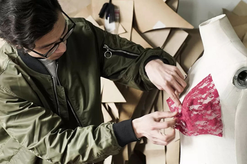 Năm 15 tuổi, anh Thụy đã sở hữu cái đầu của một nhà kinh doanh.