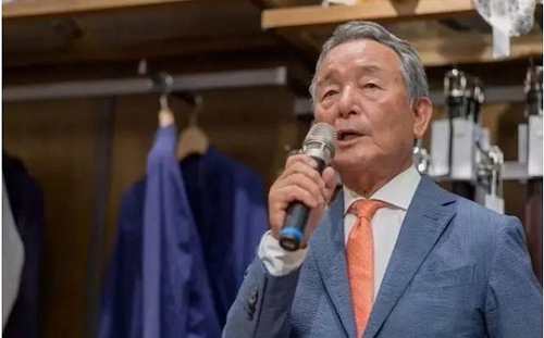 Ông Yoshio Sadasue khởi nghiệp ở tuổi 53.