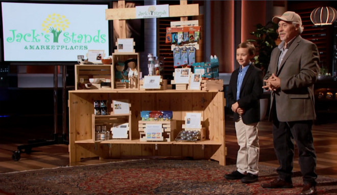 Jack và cha trong chương trình Shark Tank. Ảnh: Forbes.