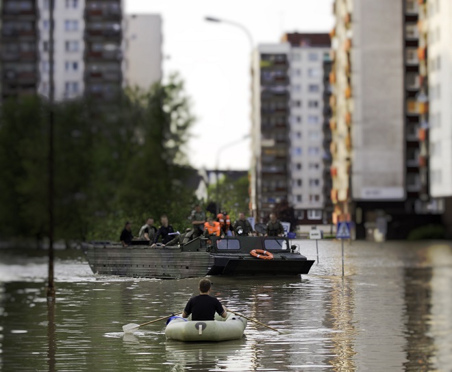 Thiên tai bất ngờ gây nhiều thiệt hại về người và tài sản. Ảnh: Adobe.