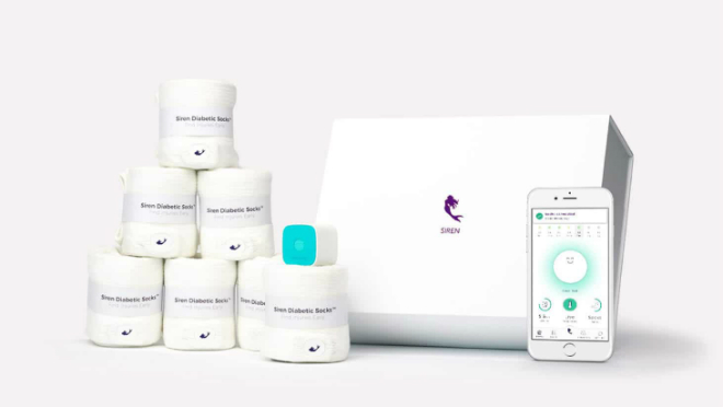 Tất được sử dụng kèm ứng dụng điện thoại. Ảnh: Internet.