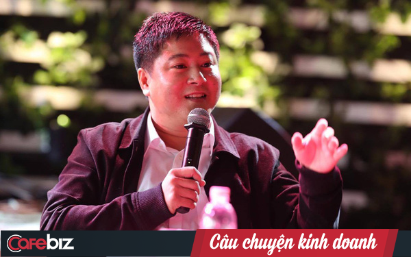 Cứ thấy cái gì "ở mình chưa có" là đem về kinh doanh, sau 21 năm doanh nhân này đã bán đủ thứ từ mái hiên di động, biển quảng cáo LED, chụp ảnh kỹ thuật số, cửa thép vân gỗ...