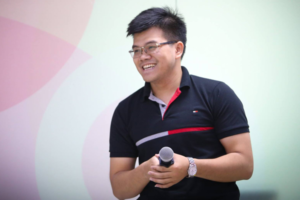 Nguyễn Đình Thảo - chàng kỹ sư 9x sáng tạo ra quyển sách ứng dụng công nghiệp thực tế ảo tăng cường - AR. Ảnh: nhân vật cung cấp.