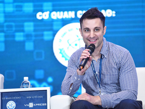  Ông Dane Elliot, giám đốc kinh doanh của Achain - nền tảng blockchain về hợp đồng thông minh hàng đầu tại Trung Quốc