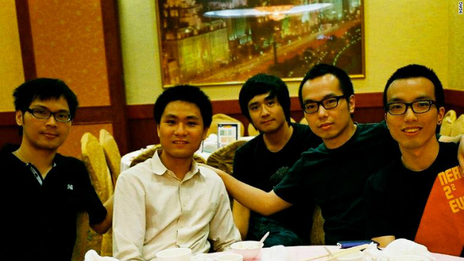 Nhóm sáng lập 9GAG, từ trái sang phải: Marco Fung, Derek Chan, Brian Yu, Ray Chan và Chris Chan.