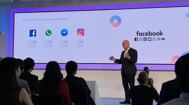 Dan Neary trình bày về kế hoạch mở rộng thị trường của Facebook.