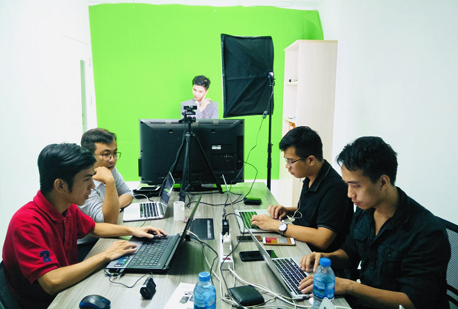 Buổi phát sóng gameshow đầu tiên trên Jingo.