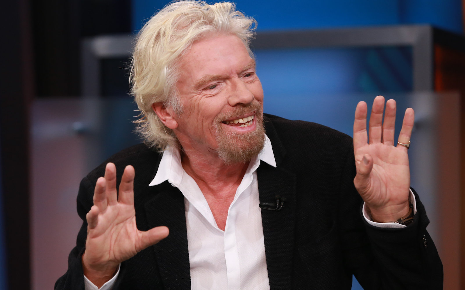 Richard Branson: Bán hàng cho khách thì dễ, bán cho nhà đầu tư mới khó