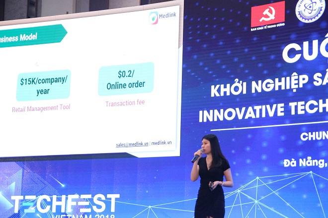 CEO Nguyễn Ngọc Huyền thuyết trình trong cuộc thi Techfest 2018. Ảnh: Medlink.