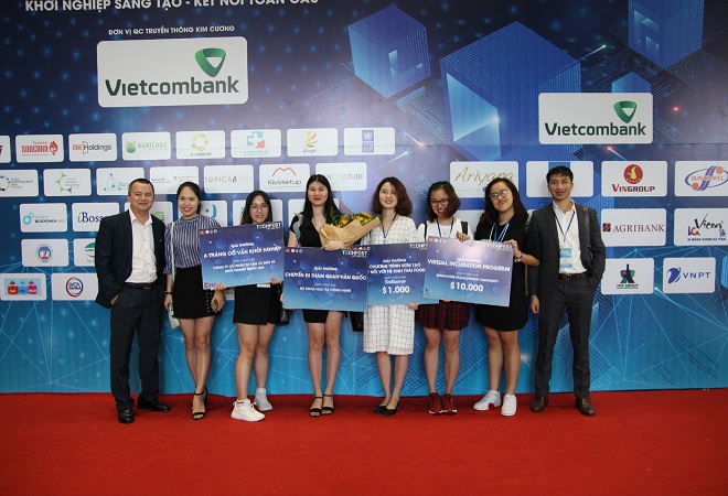 Những đại diện của đội ngũ phát triển dự án Medlink.