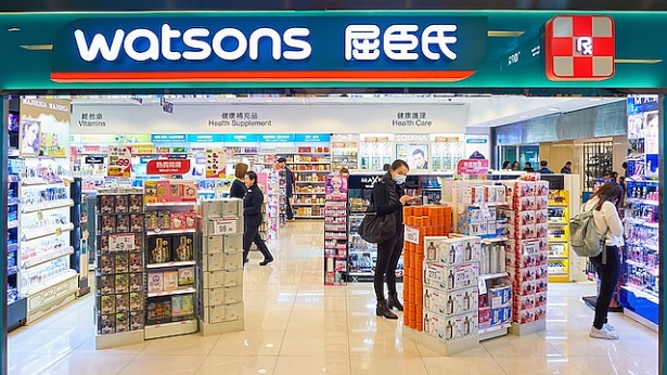 khoi dau cua chuoi ban le lau doi nhat hong kong voi 14400 cua hang