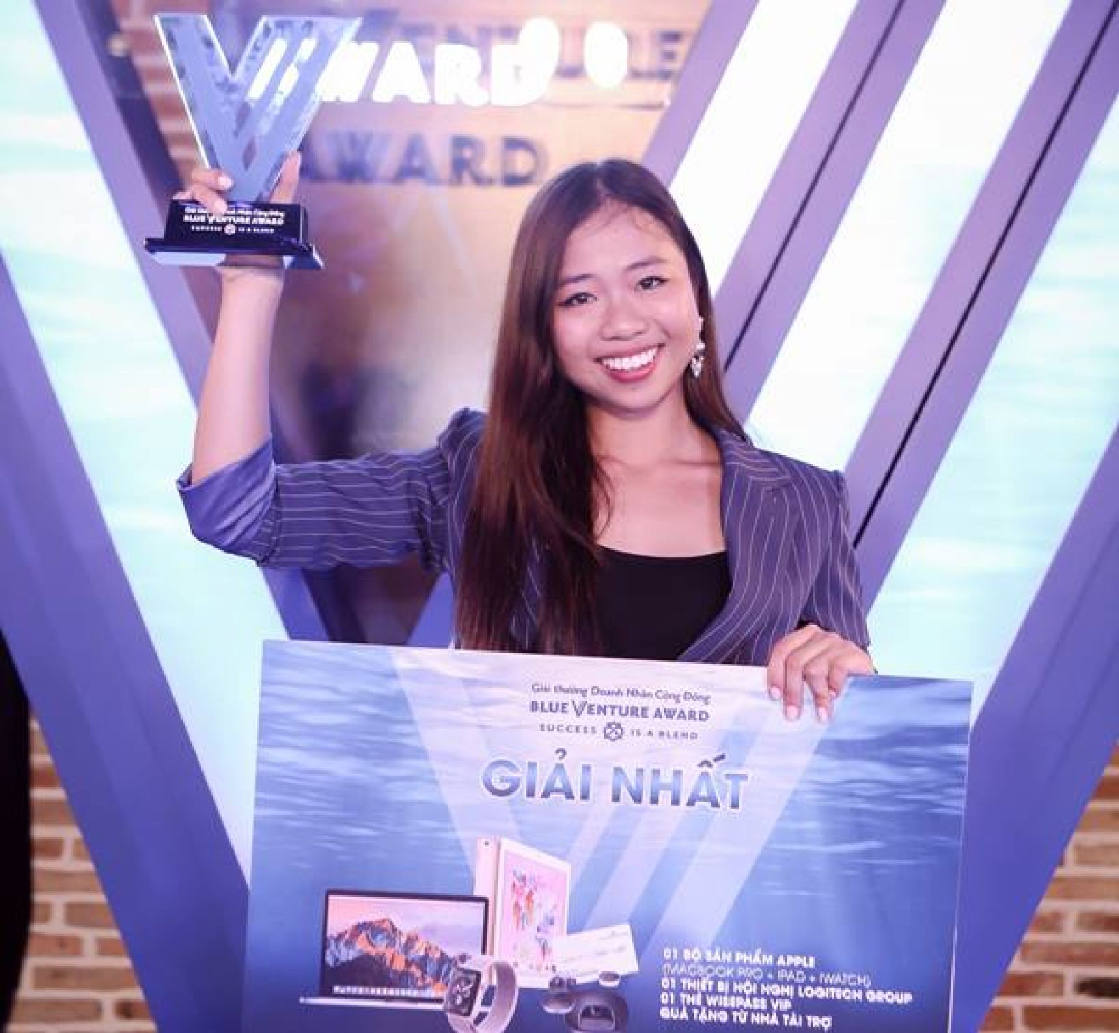 Startup Trịnh Khánh Hạ dành Ngôi vị Quán quân Giải thưởng Blue Venture Award 2018