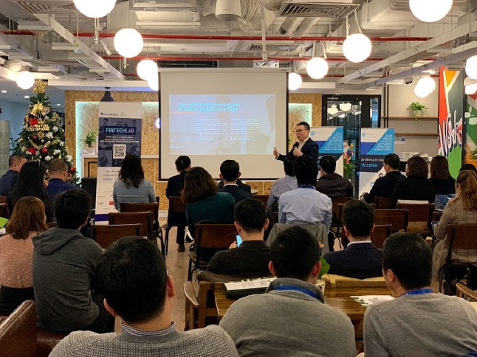 Các start-up thuyết trình trong chương trình Fin Tech Lab
