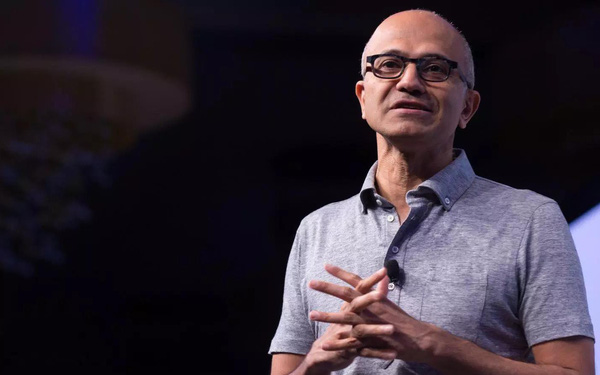 Satya Nadella, thuyền trưởng hồi sinh con t&#224;u Microsoft: Thay đổi hướng đi của con t&#224;u chỉ c&#243; thể thực hiện được bằng c&#225;ch thay đổi văn h&#243;a từ b&#234;n trong