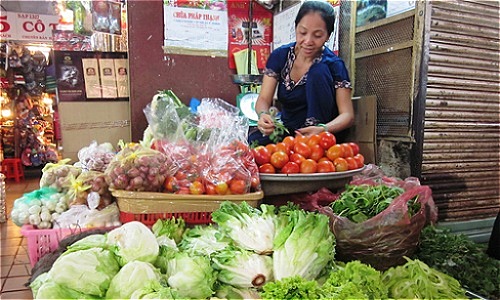 Rau xanh hạ nhiệt sau Tết. Ảnh: Hồng Châu.