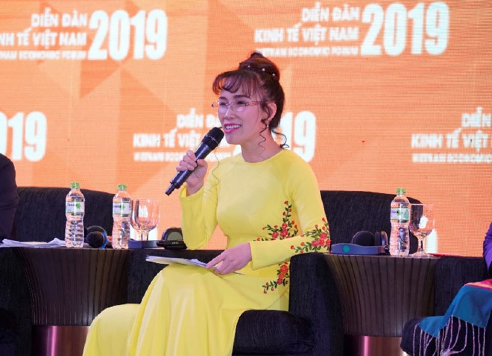 Bà Nguyễn Thị Phương Thảo tham gia thảo luận tại diễn đàn