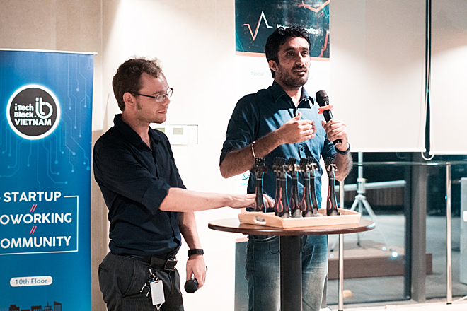 CEO Vulcan - ông Rafael Masters (trái) tại sự kiện ra mắt dự án. 
