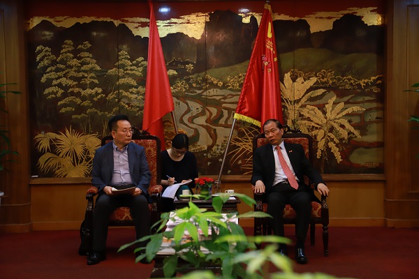 Phó Chủ tịch VCCI Hoàng Quang Phòng tiếp đón ông Kim Sung-jin 