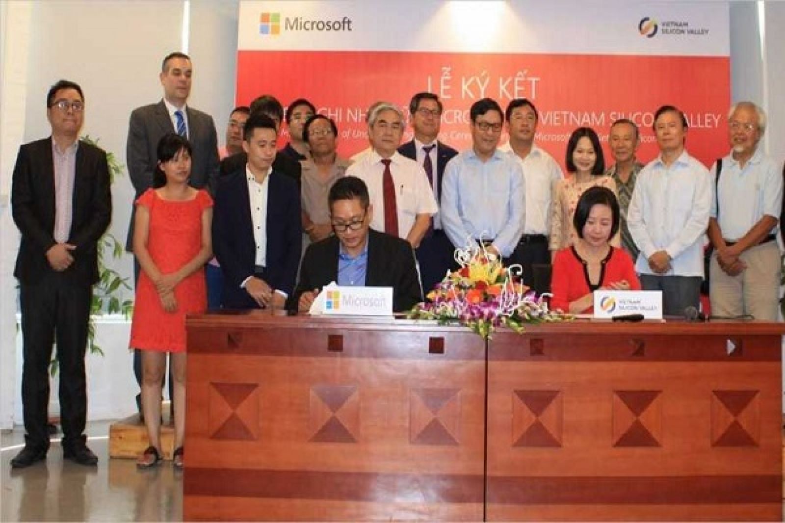 Vietnam Silicon Valey ký kết hợp tác với Microsofl Việt Nam