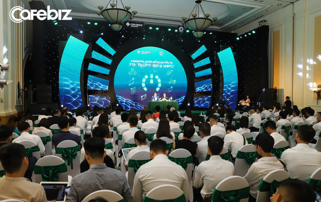 Deal khủng nhất Shark Tank Việt Nam chính thức được rót vốn: Shark Hưng thú nhận thuyết phục Mopo nhận 1 triệu USD thành công nhờ 15.000 nhân viên Sales và database khách hàng của CENGroup - Ảnh 1.