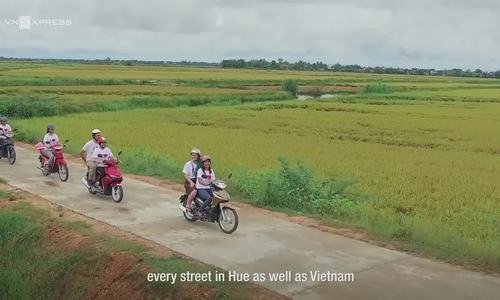 Startup cung cấp tour du lịch bằng xe máy với tài xế nữ