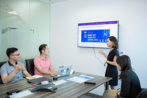 Cuộc thi dành cho các startup trong nước và quốc tế với thông điệp Khởi tạo thực tại mới.