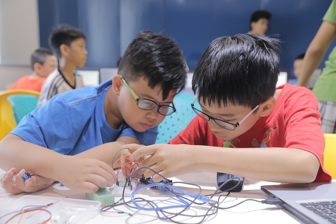Đồ chơi, game, website cá nhân, phim hoạt hình hay ứng dụng trên điện thoại... là các sản phẩm các em nhỏ có thể tạo ra sau khi hoàn thành khóa học tại TEKY.