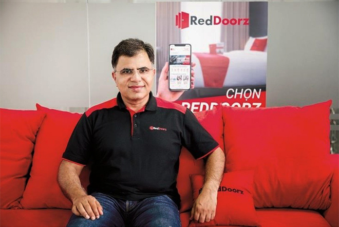 Ông Amit Saberwal sáng lập RedDoorz vào năm 2015, trụ sở tại Singapore.