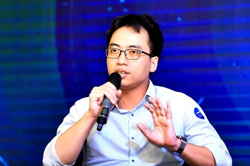 Ông Bùi Hải Nam – CEO Datamart trao đổi tại buổi hội thảo.