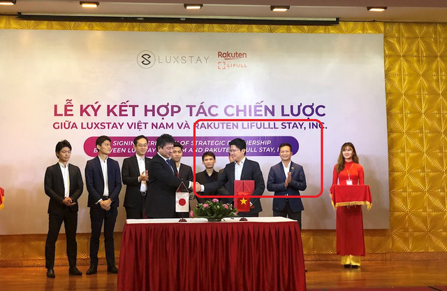 Nghi vấn dàn cá mập là chỗ thân quen với startup vừa nhận được deal 6 triệu USD Luxstay: Lộ hình ảnh Shark Hưng, Shark Việt cùng Shark Dzung trong sự kiện của Luxstay năm ngoái - Ảnh 1. Nghi vấn dàn cá mập là chỗ thân quen với startup vừa nhận được deal 6 triệu USD Luxstay: Lộ hình ảnh Shark Hưng, Shark Việt cùng Shark Dzung trong sự kiện của Luxstay năm ngoái - Ảnh 1.