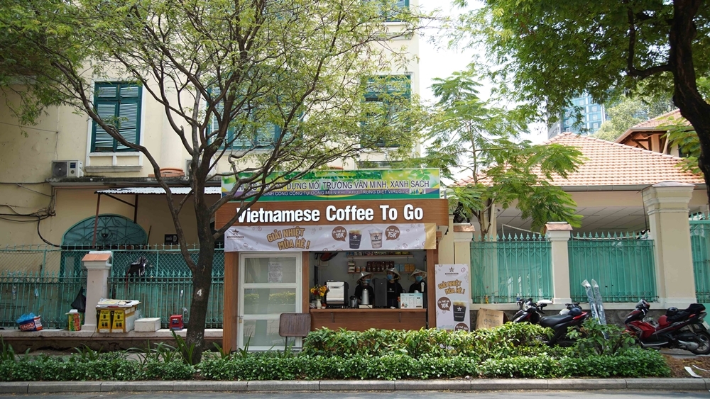Ki-ốt của Vietnamese Coffee To Go trên đường Lê Quý Đôn, TP HCM.