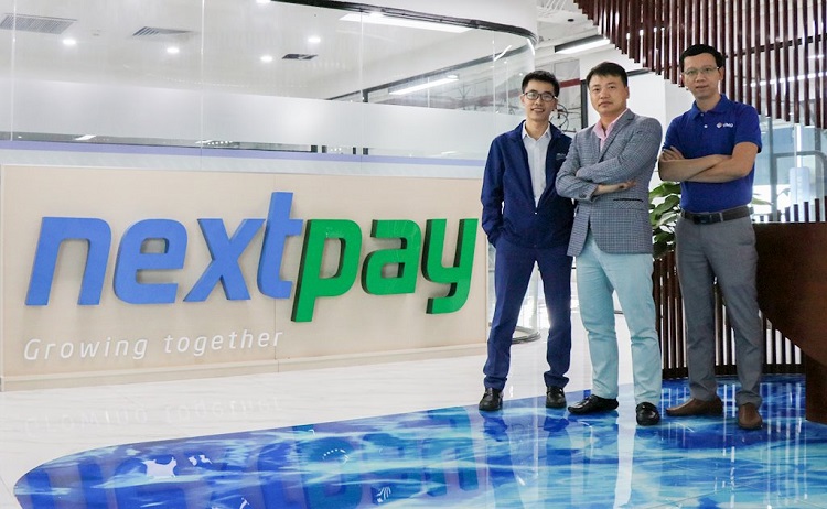 Từ trái qua: Nguyễn Hữu Tuất - CEO của NextPay, Nguyễn Hòa Bình - Chủ tịch NexTech, Đỗ Công Diễn - Giám đốc vận hành NextPay.