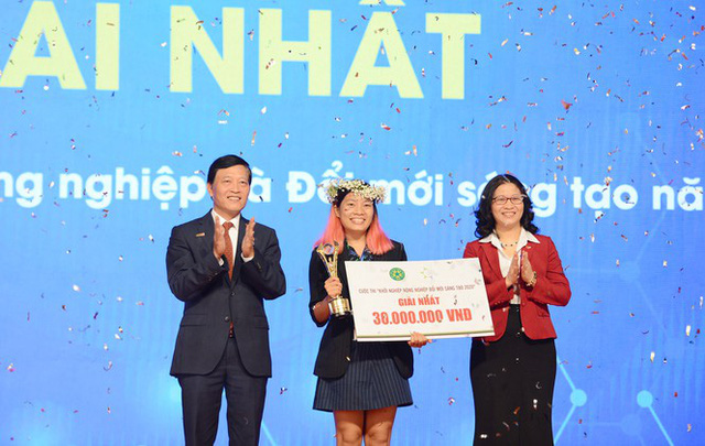 Đạt giải Nhất cuộc thi khởi nghiệp nhờ ép lá chuối thành hộp/khay đựng thức ăn: Tự phân hủy, thay thế hoàn toàn đồ xốp/nhựa - Ảnh 1.